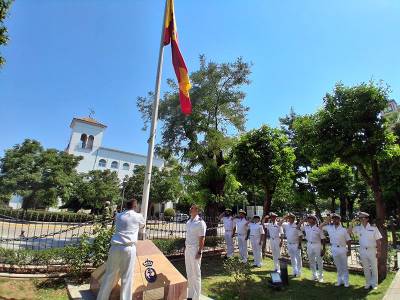 La Comandancia Naval de Sevilla conmemora la gesta de la Armada española en 1898 y rinde homenaje a sus marinos