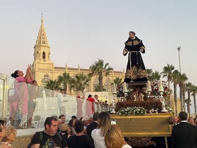 Emotiva procesión de San Francisco de Asís en el 800 Aniversario de su Tránsito