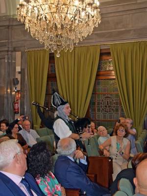  El «Aldabón de Sevilla» distingue al Dr. José Andrés Moreno Nogueira por su trayectoria en la Oncología Médica 