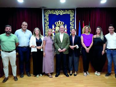 Foto difundida por el Ayuntamiento de Burguillos con su nota sobre el préstamo de la Junta de Andalucía.