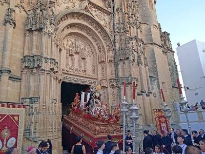  Arcos de la Frontera culmina el cincuentenario de su Consejo de Hermandades con una histórica Procesión Magna