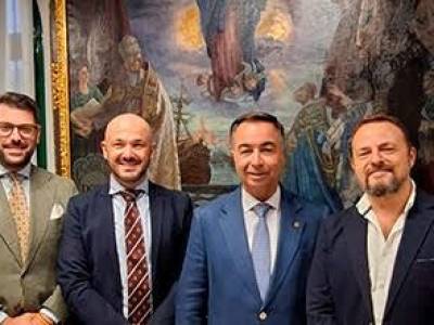 Bordados Santa Clara recuperará la túnica “de los Cuernos de la Abundancia” del Señor de la Sentencia