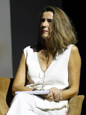 Lleno y rotundo éxito en el Teatro de la Fundación Cajasol en la presentación del libro Quinterianos, homenaje a Jesús Quintero.