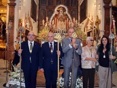 Sevilla acompaña a la Virgen de la Sierra en su tradicional salida procesional